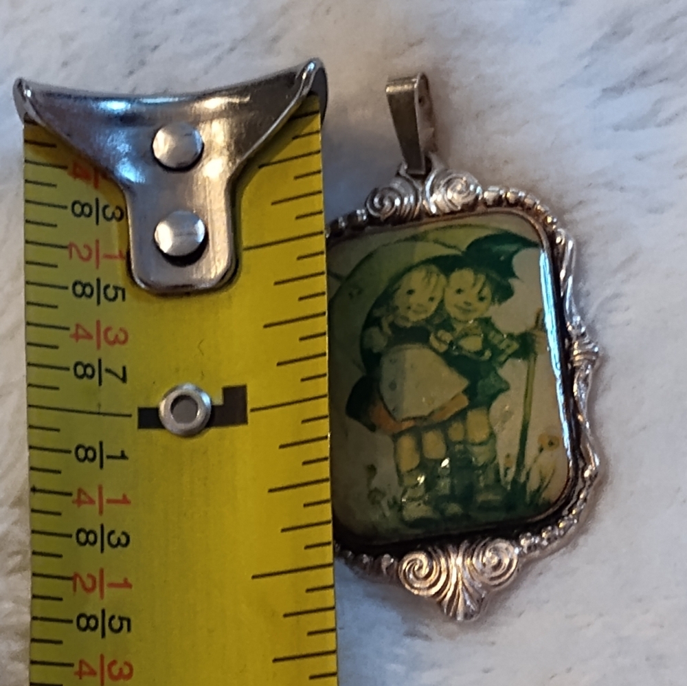 Vintage 1982 Hummel Pendant (Silver Plated) - Picture 7 of 9